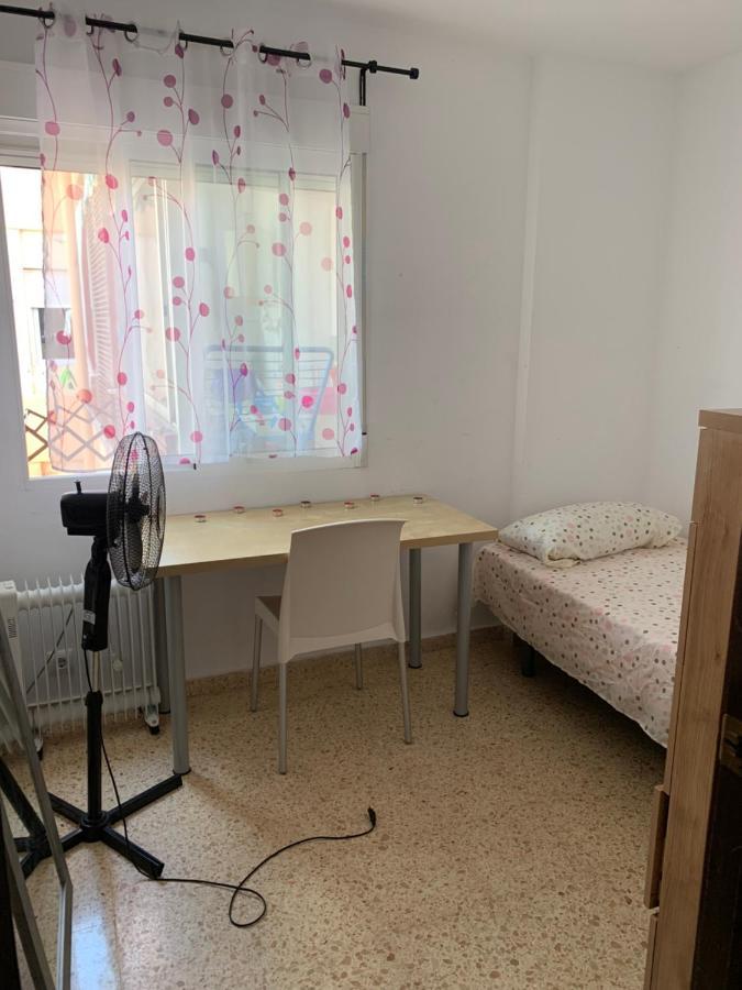 Habitacion Con Cama Individual, Piso Compartido En Avenida Blasco Ibanez Valencia Eksteriør bilde