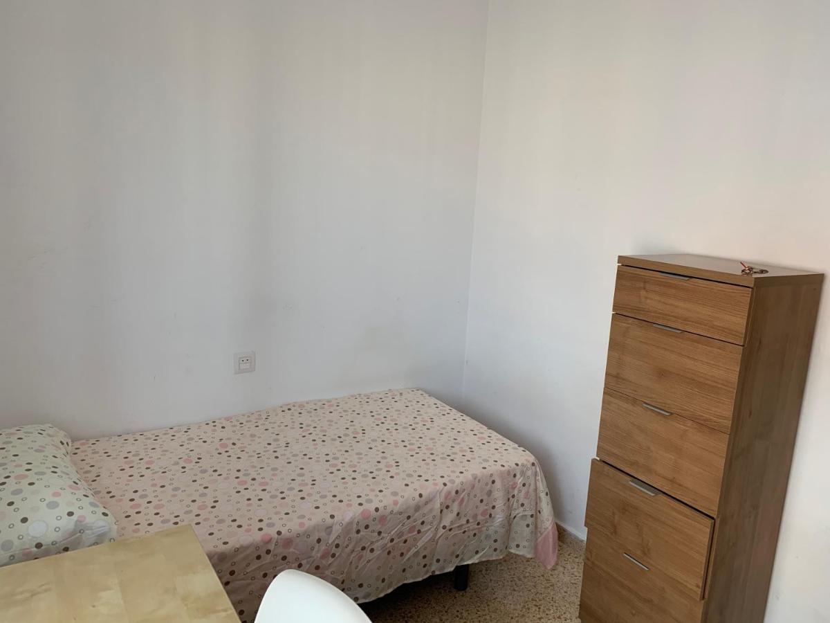 Habitacion Con Cama Individual, Piso Compartido En Avenida Blasco Ibanez Valencia Eksteriør bilde