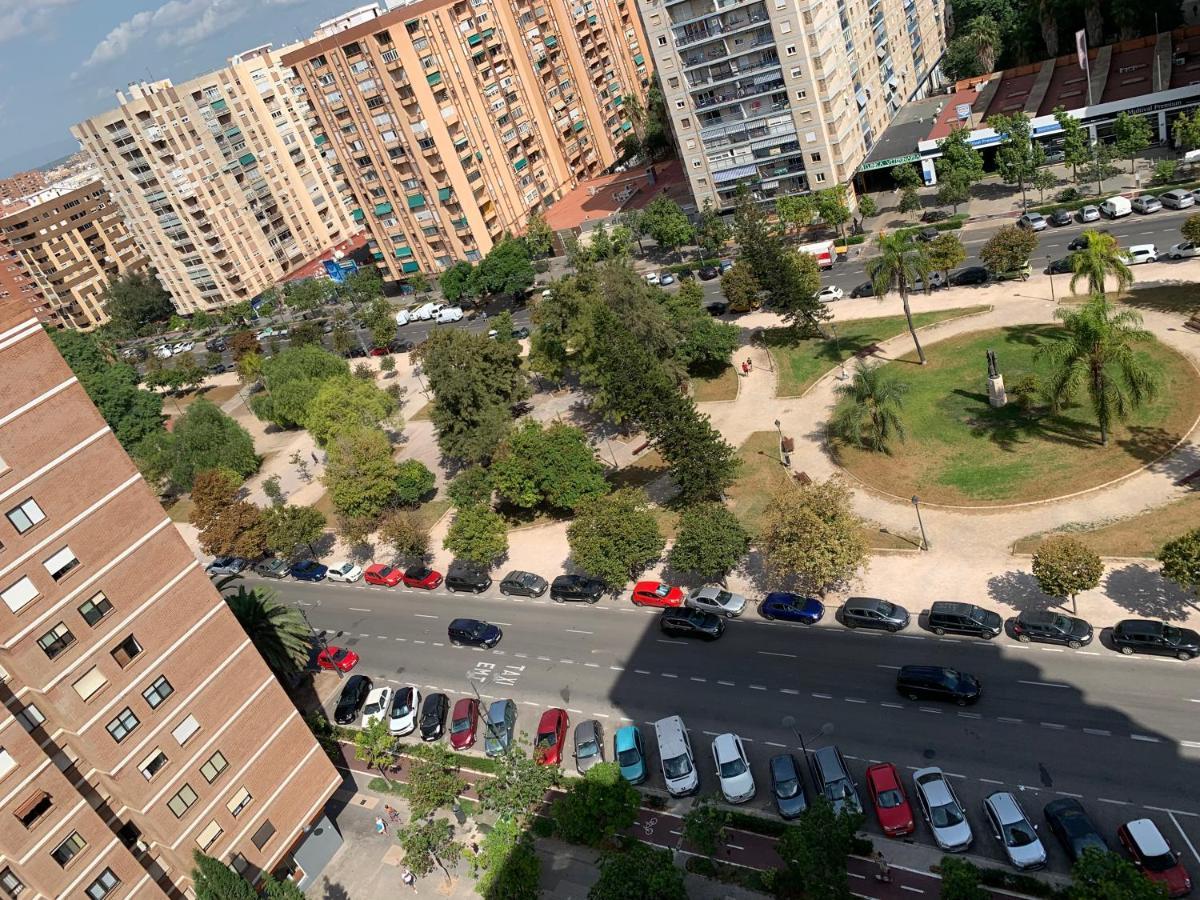 Habitacion Con Cama Individual, Piso Compartido En Avenida Blasco Ibanez Valencia Eksteriør bilde