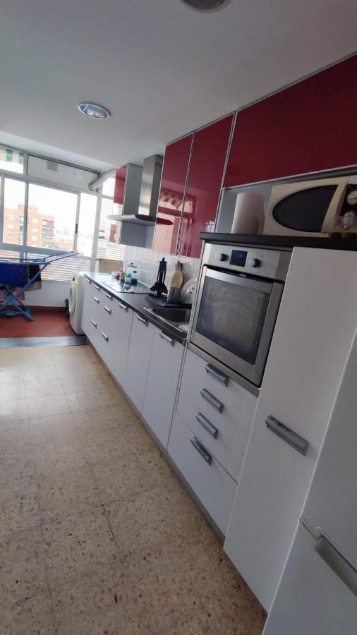 Habitacion Con Cama Individual, Piso Compartido En Avenida Blasco Ibanez Valencia Eksteriør bilde