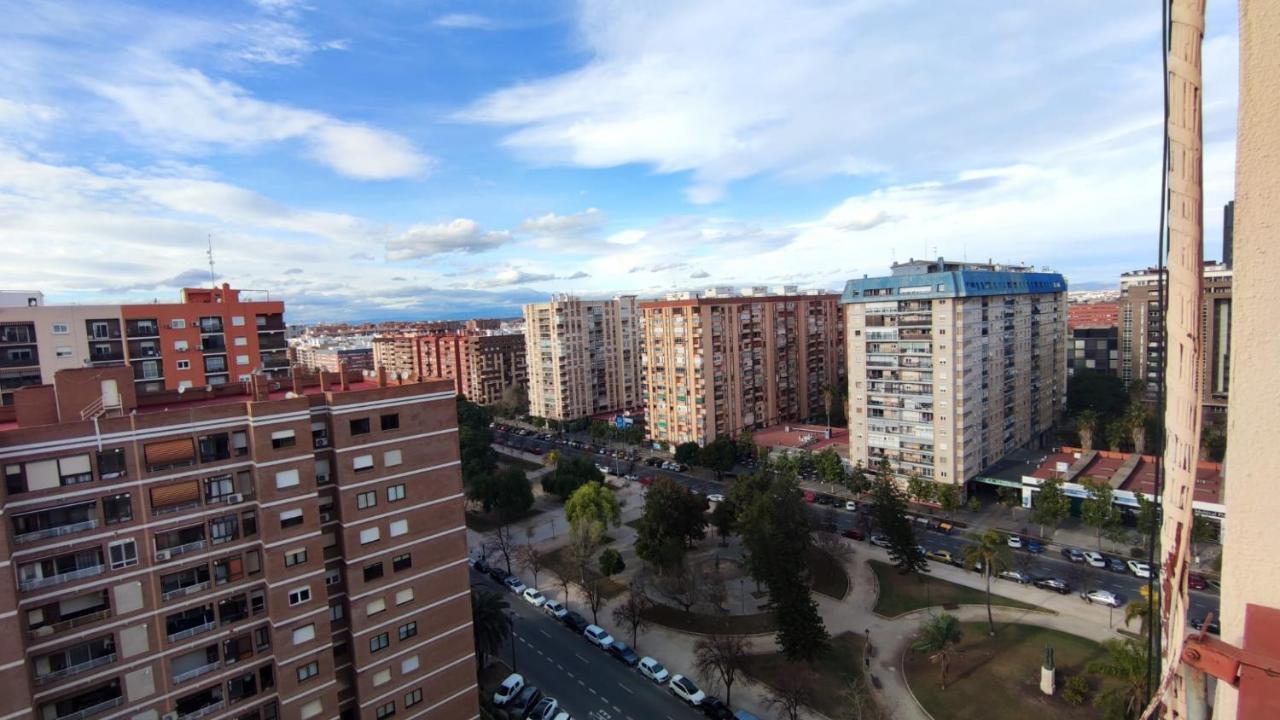 Habitacion Con Cama Individual, Piso Compartido En Avenida Blasco Ibanez Valencia Eksteriør bilde